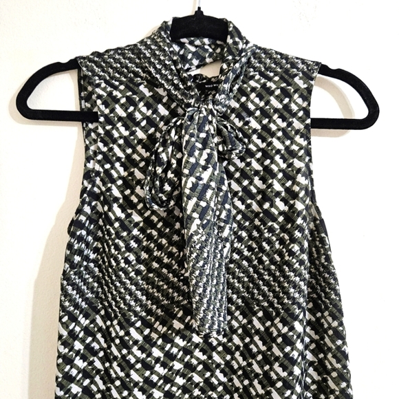 Whowhatwear Houndstooth Blouse - Picture 7 of 9